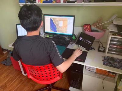 我(wo)院(yuan)成(cheng)功承擔航天(tian)“四(si)維地(di)球”遙(yao)感(gan)數據(ju)雲(yun)產品(pin)項(xiang)目(mu)，構建(jian)新(xin)壹(yi)代(dai)遙(yao)感(gan)信(xin)息系(xi)統(tong)